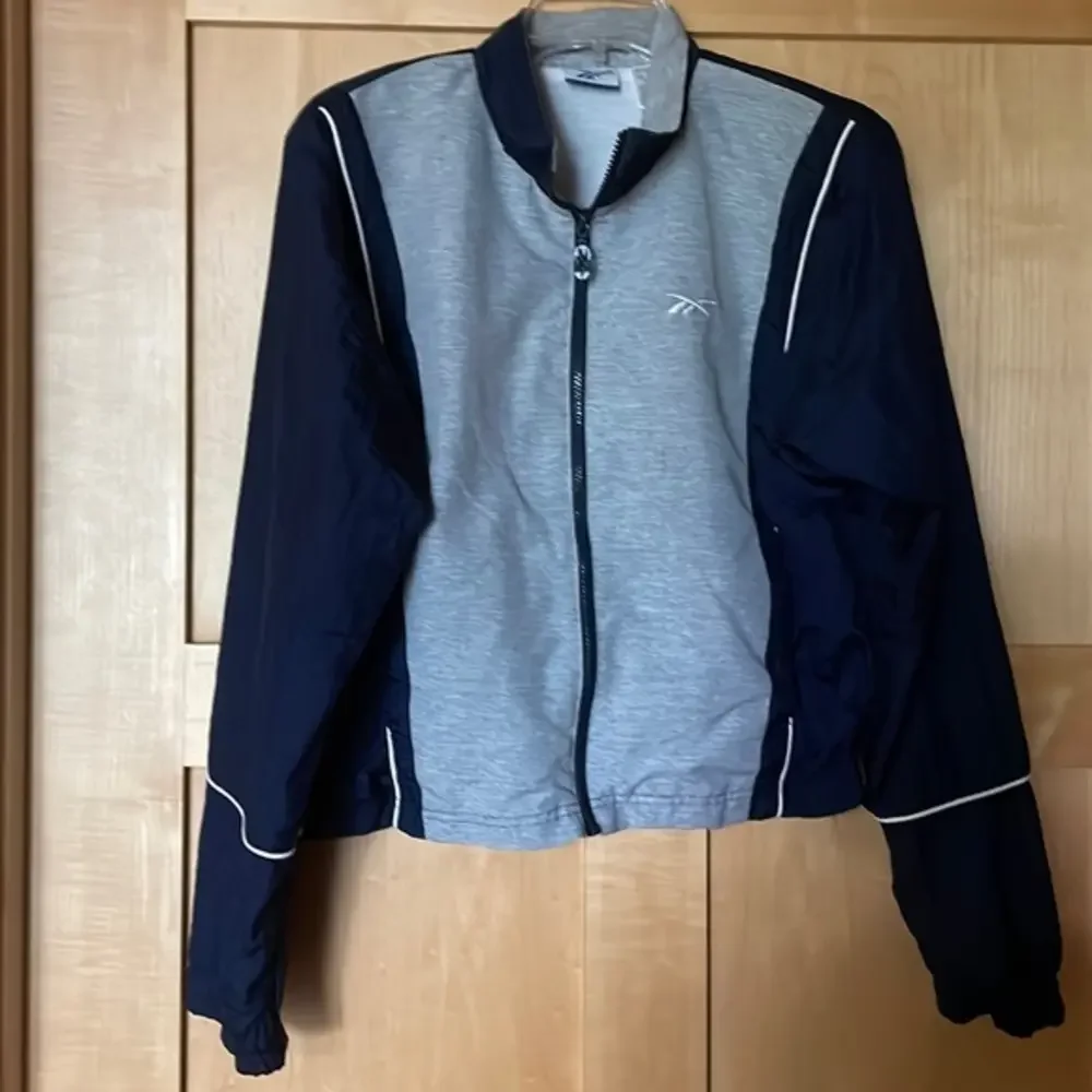 Reebok Boy’s Retro Jacket Lightweight Knit Nylon Navy Grey‎ Size Large